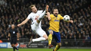 Влюбен в "старата госпожа": Хари Кейн реже Юнайтед и Сити