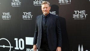 Петер Шмайхел скочи на УЕФА