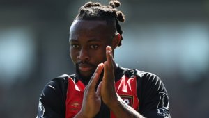 Червените дяволи ще сменят тотално нападението си