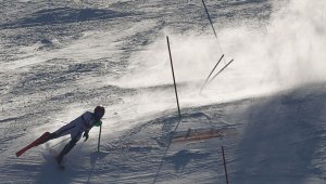 Шок за Хиршер! Легендата се изложи като двамата български скиори