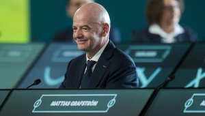 Момче за всичко: Босът на ФИФА ще сервира храни и напитки на Мондиал 2026