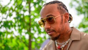 Бивша на Неймар върти любов с Хамилтън + СНИМКИ