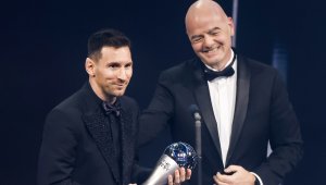 Босът на Наполи плюе ФИФА: Откраднаха милиарди!