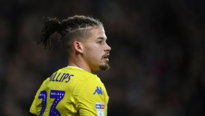 Тотнъм отново ще пазарува от Лийдс, вади оферта за Калвин Филипс