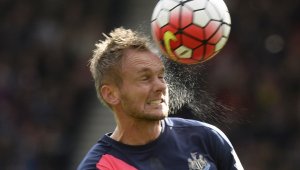 Нюкасъл върна издънката Де Йонг на Аякс