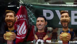 Докато спи, яде, взима душ: Лео Меси ще гледа Кристиано Роналдо