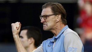 "Магарето" Адамс майтапи Кейн: Ще го "изям" с пура в уста