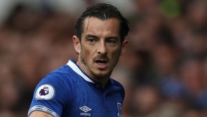 Бейнс ще остане в Евертън още една година