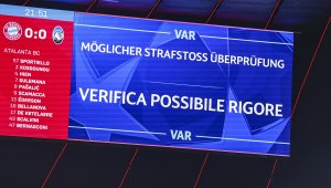 Ще маха ли мудния и калпав VAR? УЕФА взе решение!