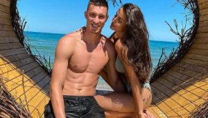 Звезда на Левски на море със сестрата на Валери Божинов + СНИМКИ