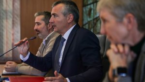 Министър Илиев: Абсурдно е да затваряш стадион, защото ти искат оставката