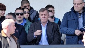 Еуфория в Левски: Наско Сираков на "Герена", проведе среща с шеф на "сините"