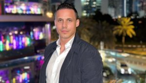 Босът на Базел заби секси актриса + СНИМКИ