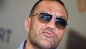 Кубрат Пулев го направи: Кобрата вече е магистър по политика и бизнес + СНИМКИ