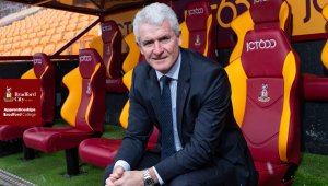 Изненада. Марк Хюз пое тим от 4-а английска дивизия