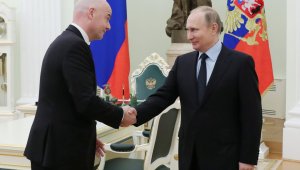 Пороят от пачки във футбола притеснява боса на ФИФА