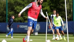 Рома почти спазари бранител на Аталанта и Игуаин