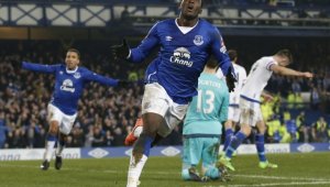 Головата машина Ромелу Лукаку ще играе в Юнайтед или Байерн