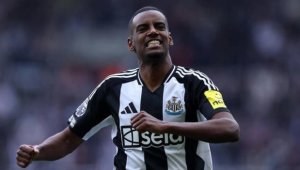 Трансферът на Александър Исак е вреден за футбола