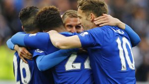 Лестър лети към титлата – 4:0 срещу Суонси!