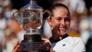 Остапенко е новата кралица в Париж!