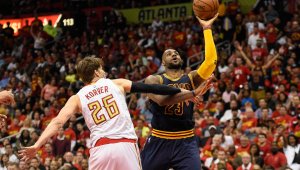 Кливланд продължи да тероризира Ястребите с тройки