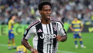 Юве с двама нападатели срещу Борусия 