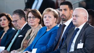 От "старата госпожа" до "старата дама"