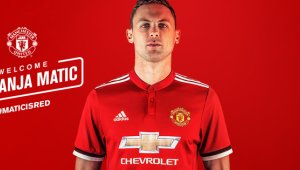 ОФИЦИАЛНО: Матич е играч на Манчестър Юнайтед + ВИДЕО