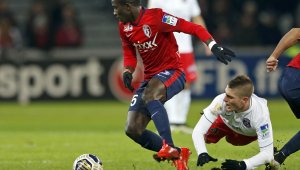 Астън Вила взе Гей от Лил