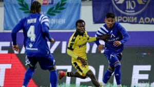 Левски се издъни срещу Ботев Пд, грозни сцени белязаха мача на „Герена“