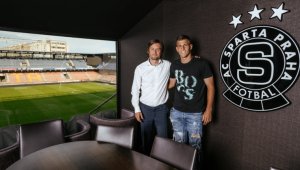 Легенда на Чехия, Арсенал и Дортмунд се скъса да хвали Мартин Минчев