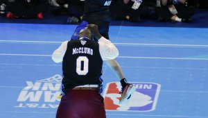 Прескочиха Шак в конкурса по забиване в НБА, Стеф надви Сабрина