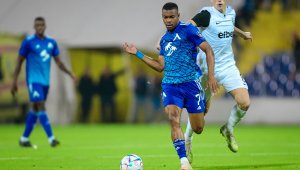 Просо за гладна кокошка? Левски чака милиони за Роналдо