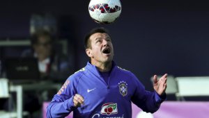 Дунга остава начело на Бразилия