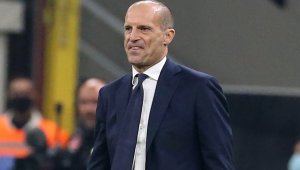 Критиките към Алегри започнаха: Има остарели методи, изостава от Пирло