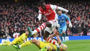 Издънка в Арсенал ще продължи да играе в Турция