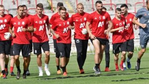 Пълна програма на ЦСКА за новия сезон в Първа лига