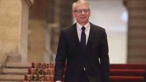 Премиерът: БФС съсипа футбола, чакам позициите на УЕФА и ФИФА