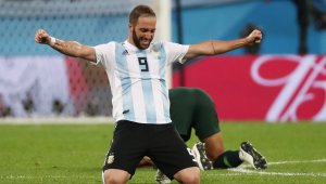 Обиденият Игуаин заряза Аржентина 