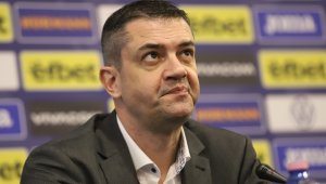 Боби Михайлов е бесен на шефа на съдиите