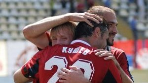 Кушев вкара на Фулъм, Амкар отпадна