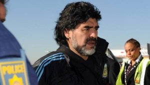 Марадона не е наясно със стартовия състав