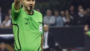 &quot;Най-богатата свирка в света&quot; ще ръководи Холандия - Германия