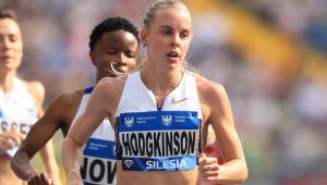 Секси шампионка плува с костенурки + СНИМКИ