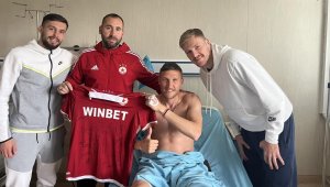 Респект: Играчи на ЦСКА посетиха Преслав Йорданов в болницата