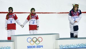 Сестри от Канада със злато и сребро при бабуните