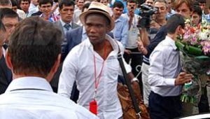 Ето'о наистина пристигна в Узбекистан