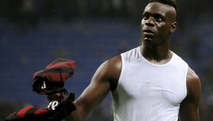 На "Анфийлд" няма отърване от Балотели