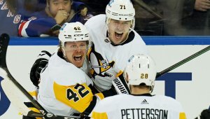 Маратонски мач в НХЛ, Пингвините надвиха Рейнджърс